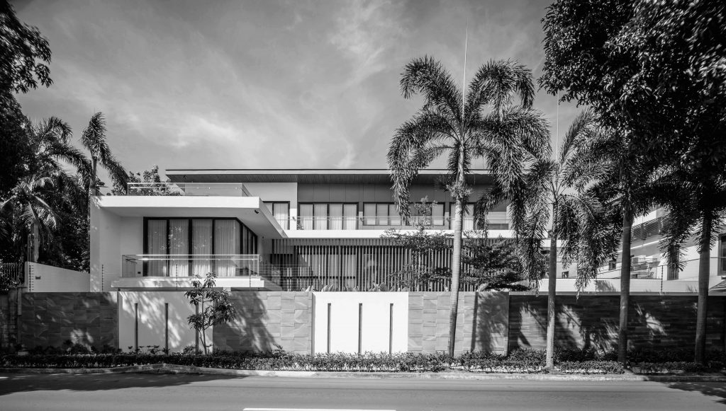 Broadway Residence QC by Sim Ateliers BW